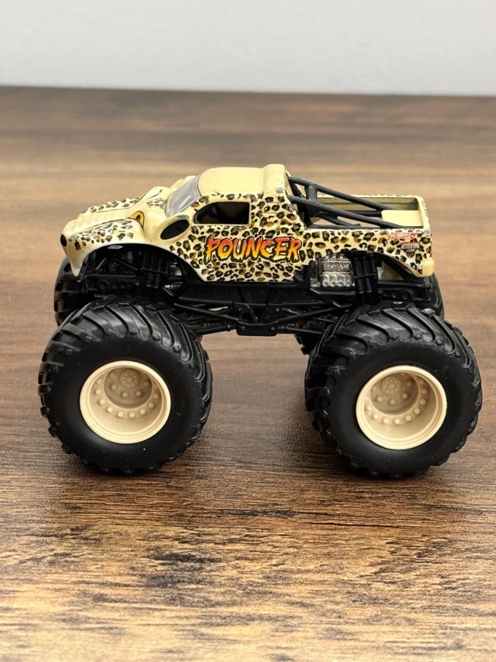 Monster Jam 1:64 Pouncer Die Cast Leopard Print Monster Truck Hot Wheels Toy